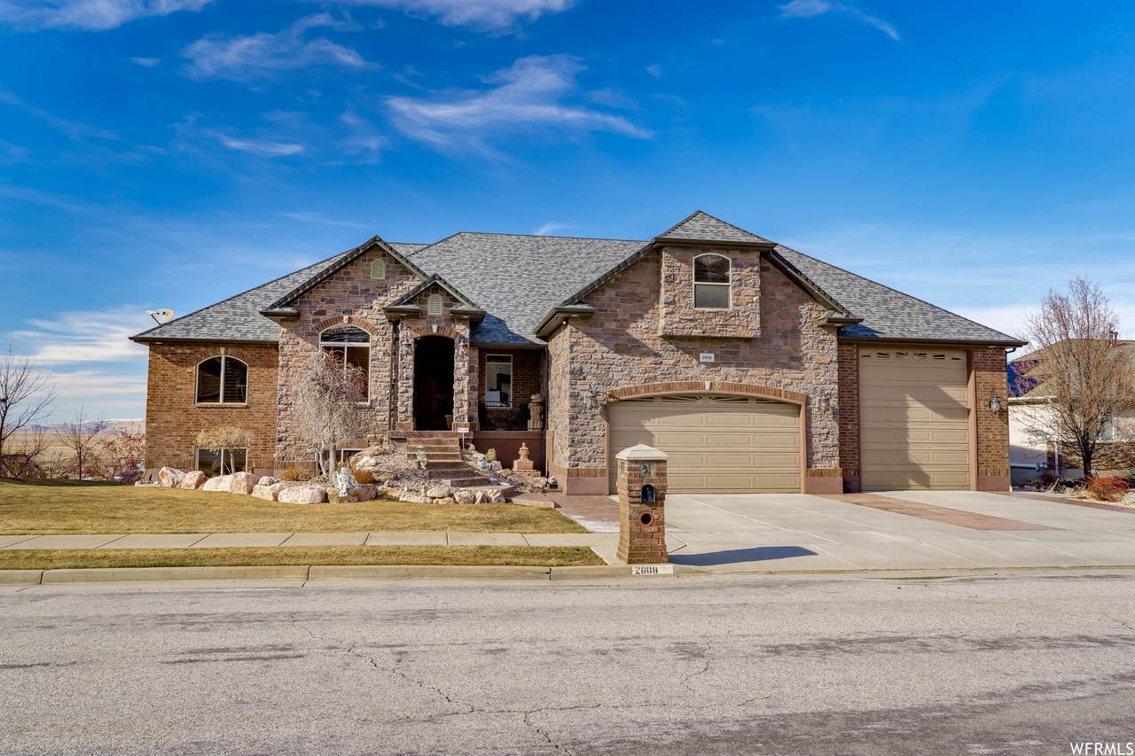 2808 Peach St - Photo 1