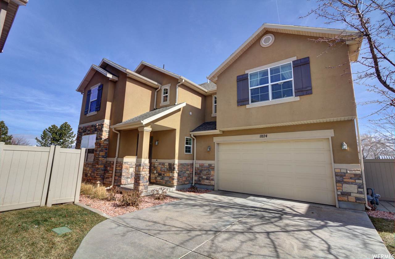 1074 Kettering Dr - Photo 1