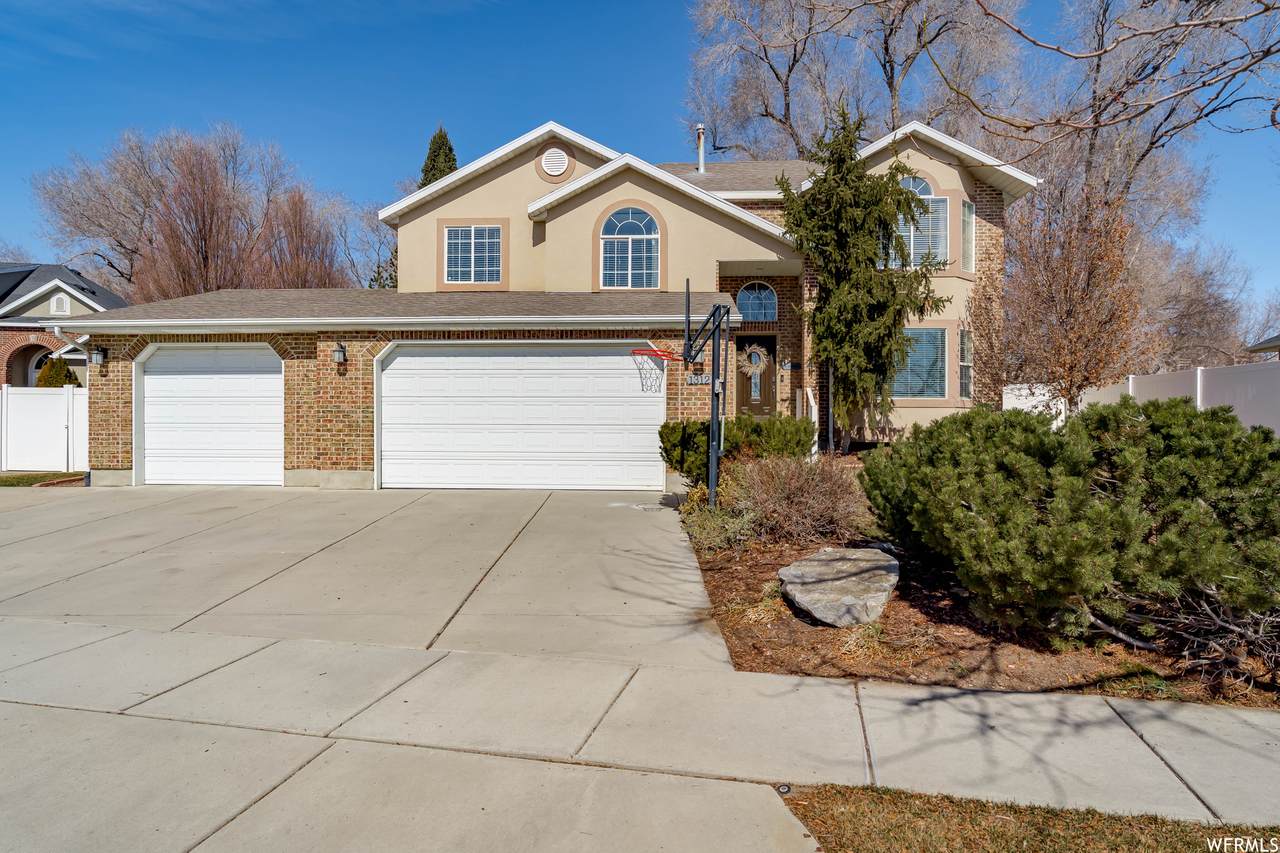 1312 Parkside Ln - Photo 1