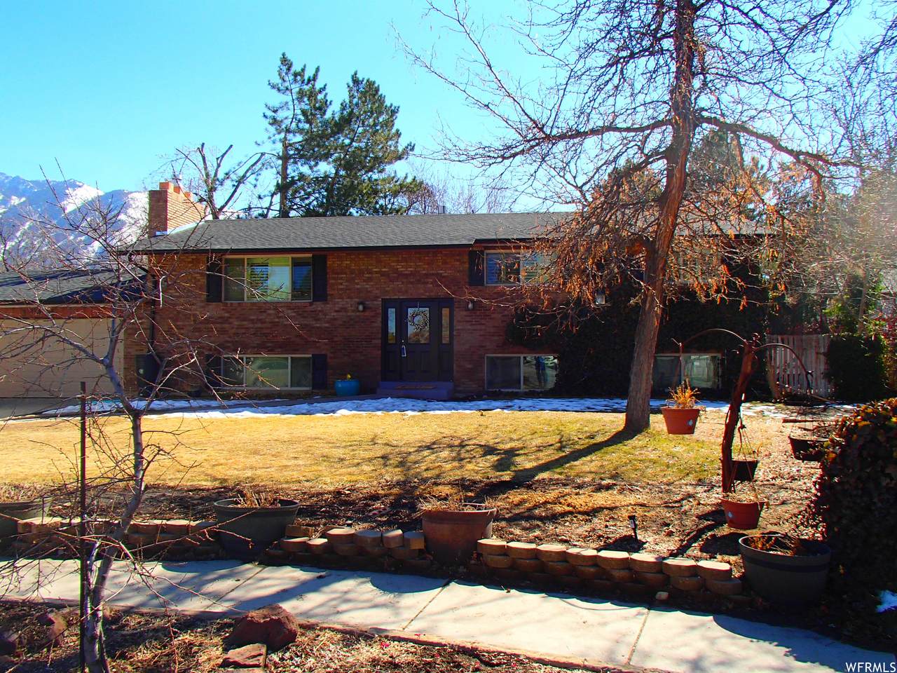 11045 Robinson Cir - Photo 1