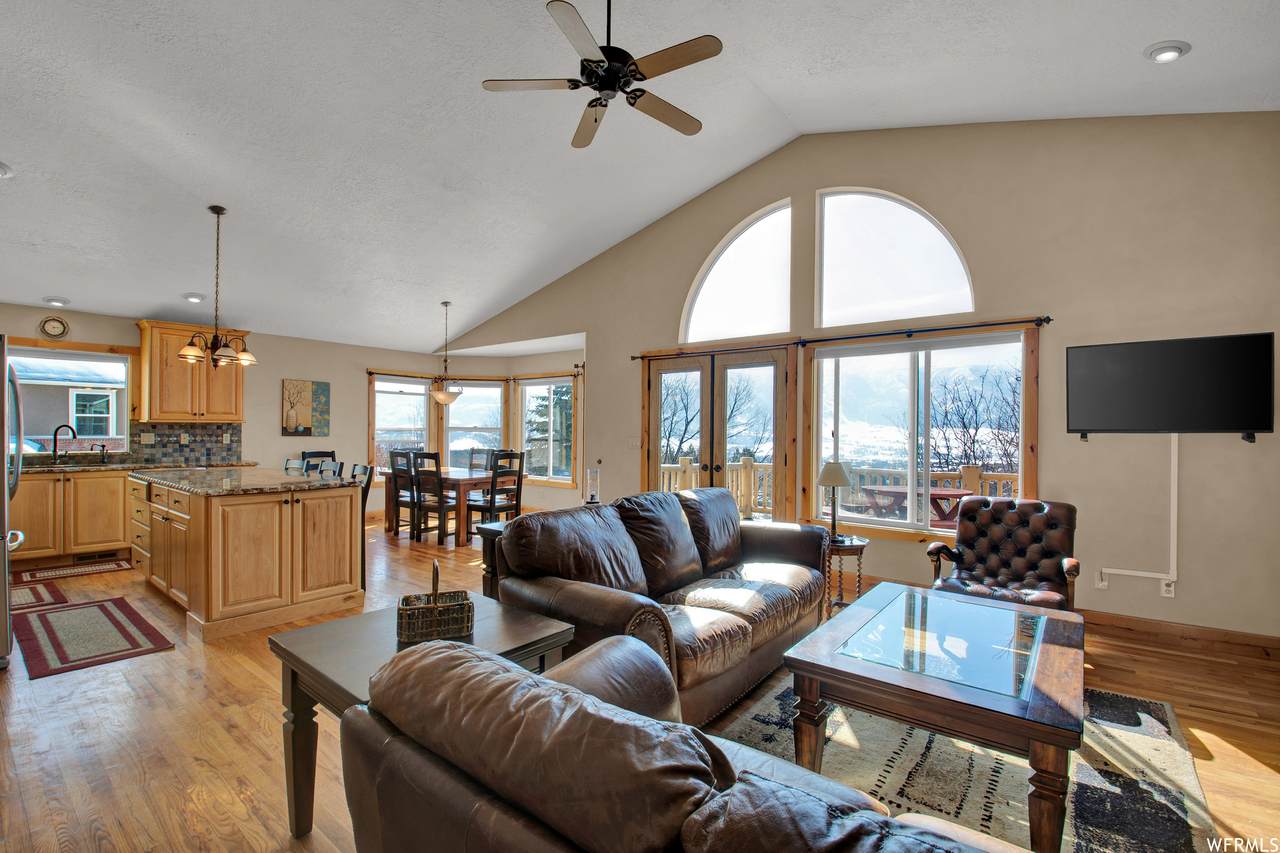 4103 Wolf Ridge Cir - Photo 1
