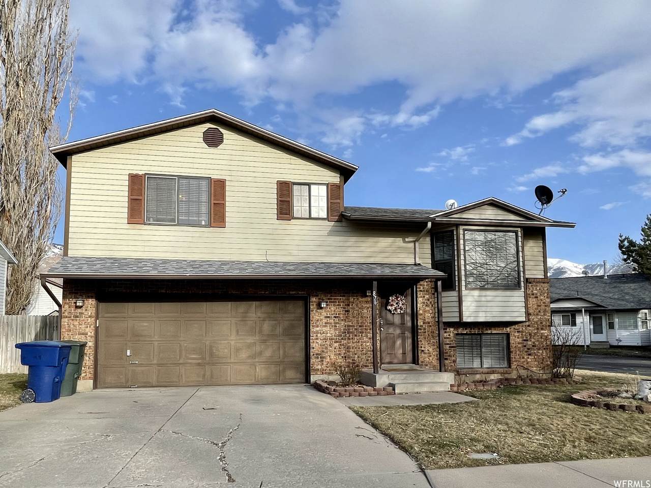 876 Sunflower Dr - Photo 1