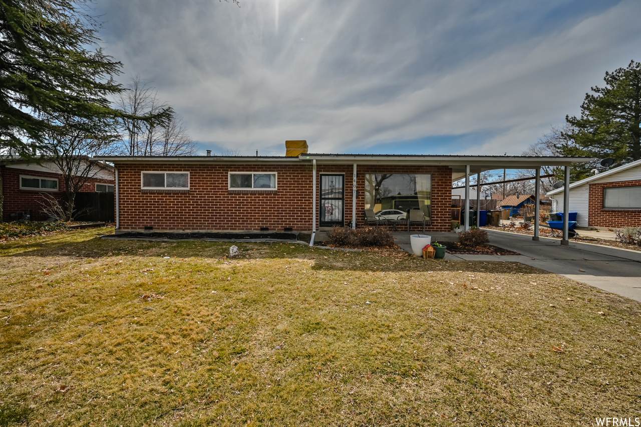 1407 Sunset Dr - Photo 1