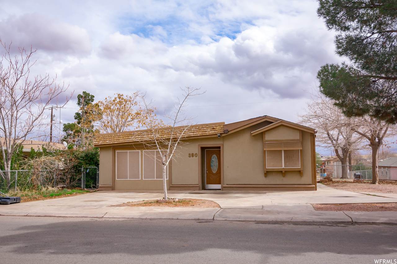 390 Urie East Dr - Photo 1