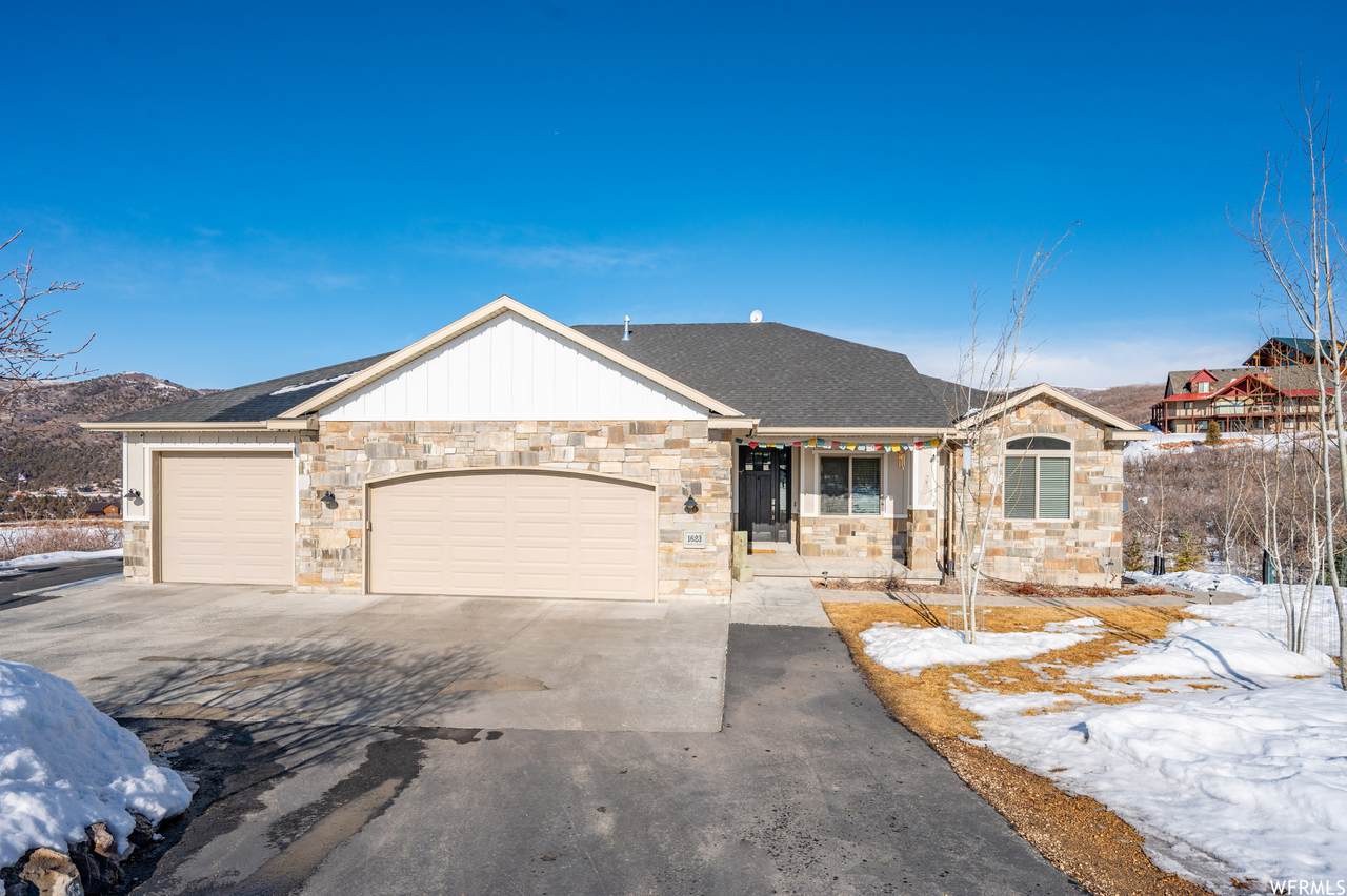 1623 Oak Ct - Photo 1