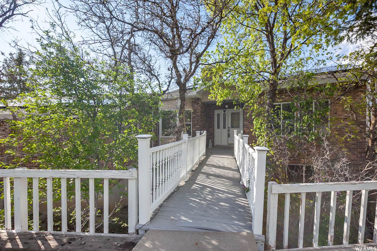 1463 Bluebell Dr - Photo 1