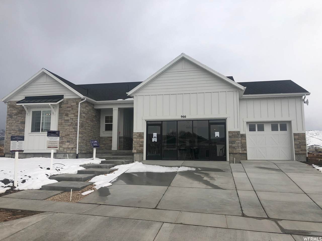 966 Becca Rd - Photo 1