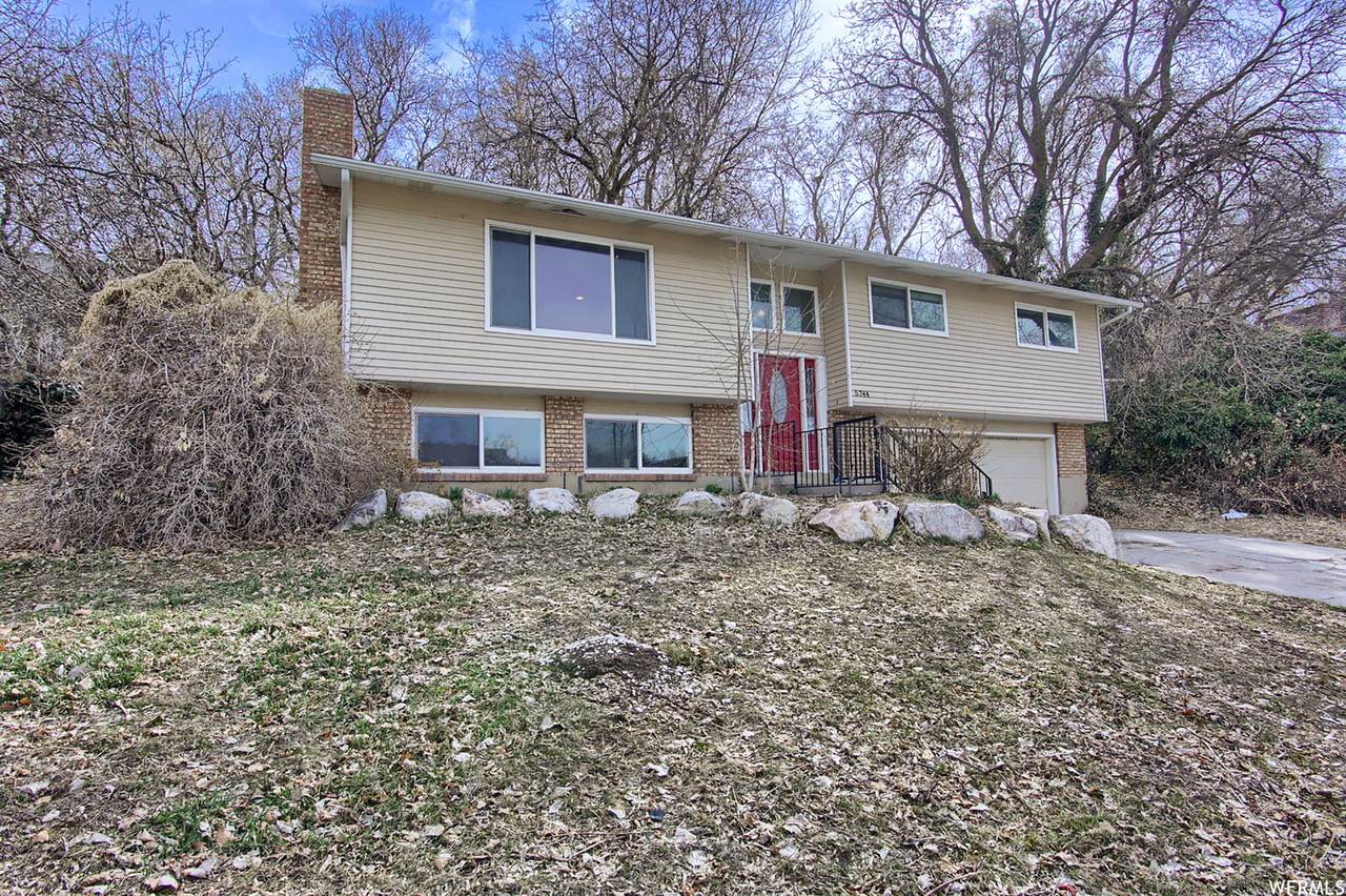 5744 Maplewood Dr - Photo 1