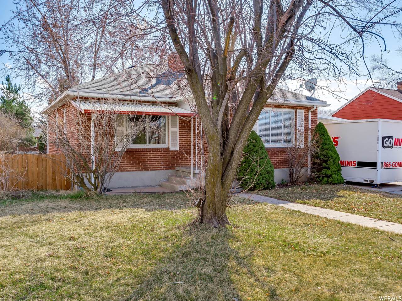 709 36 St - Photo 1