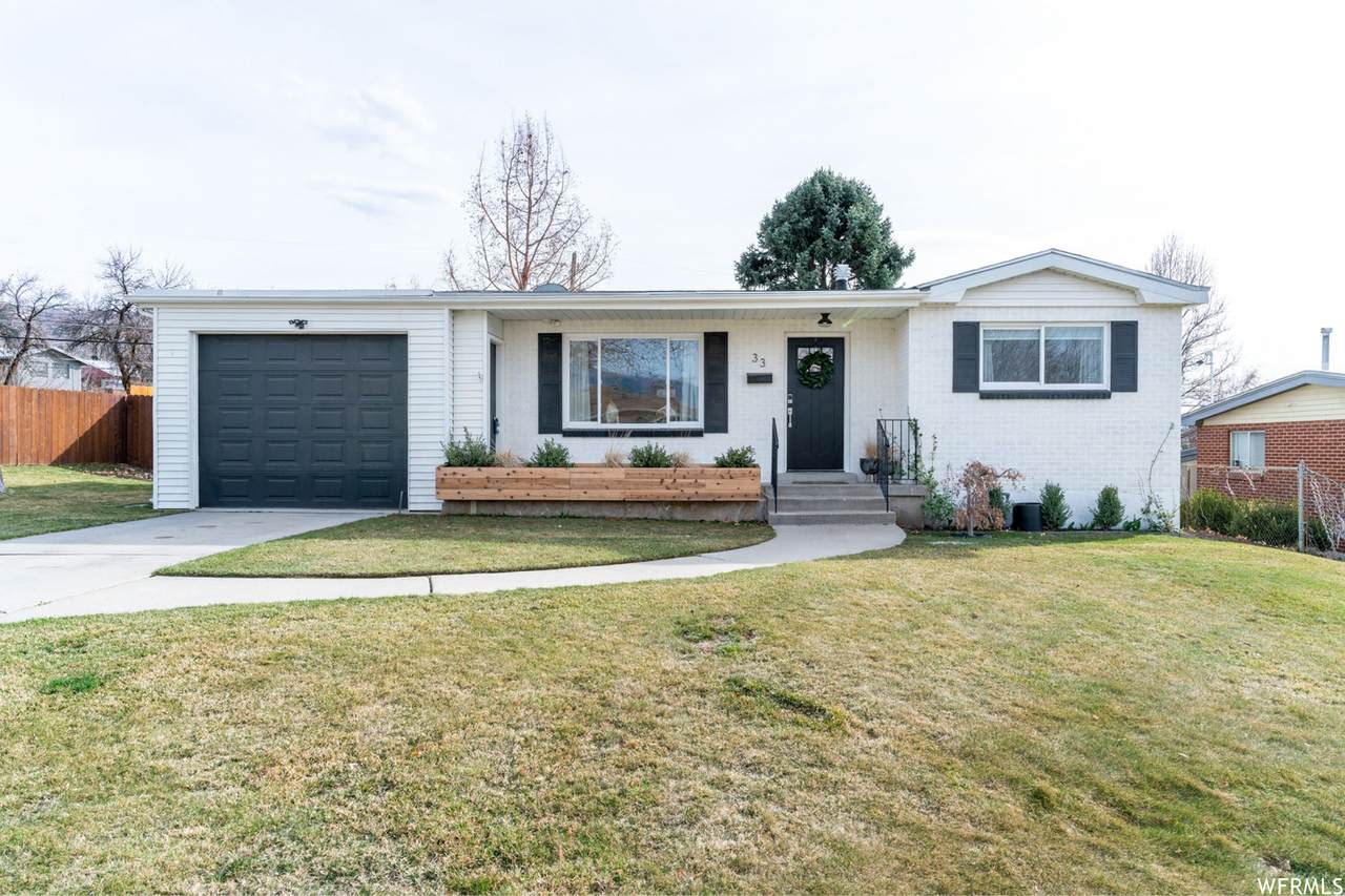 33 Wicker Ln - Photo 1