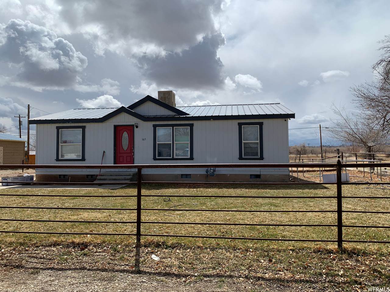 165 Main St - Photo 1