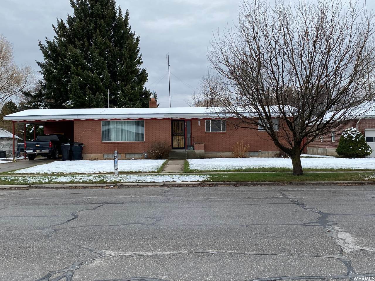 240 Oneida - Photo 1