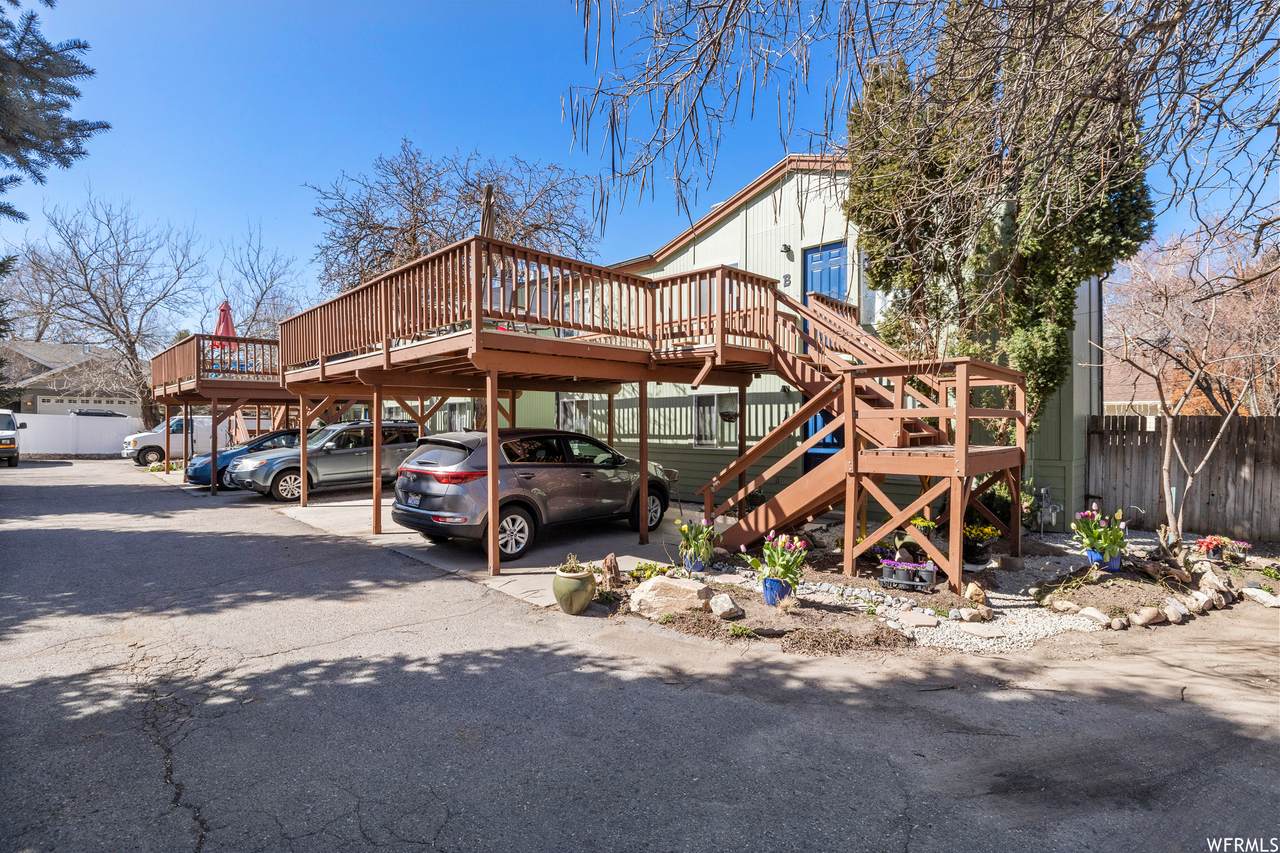 2224 Claybourne Ave - Photo 1
