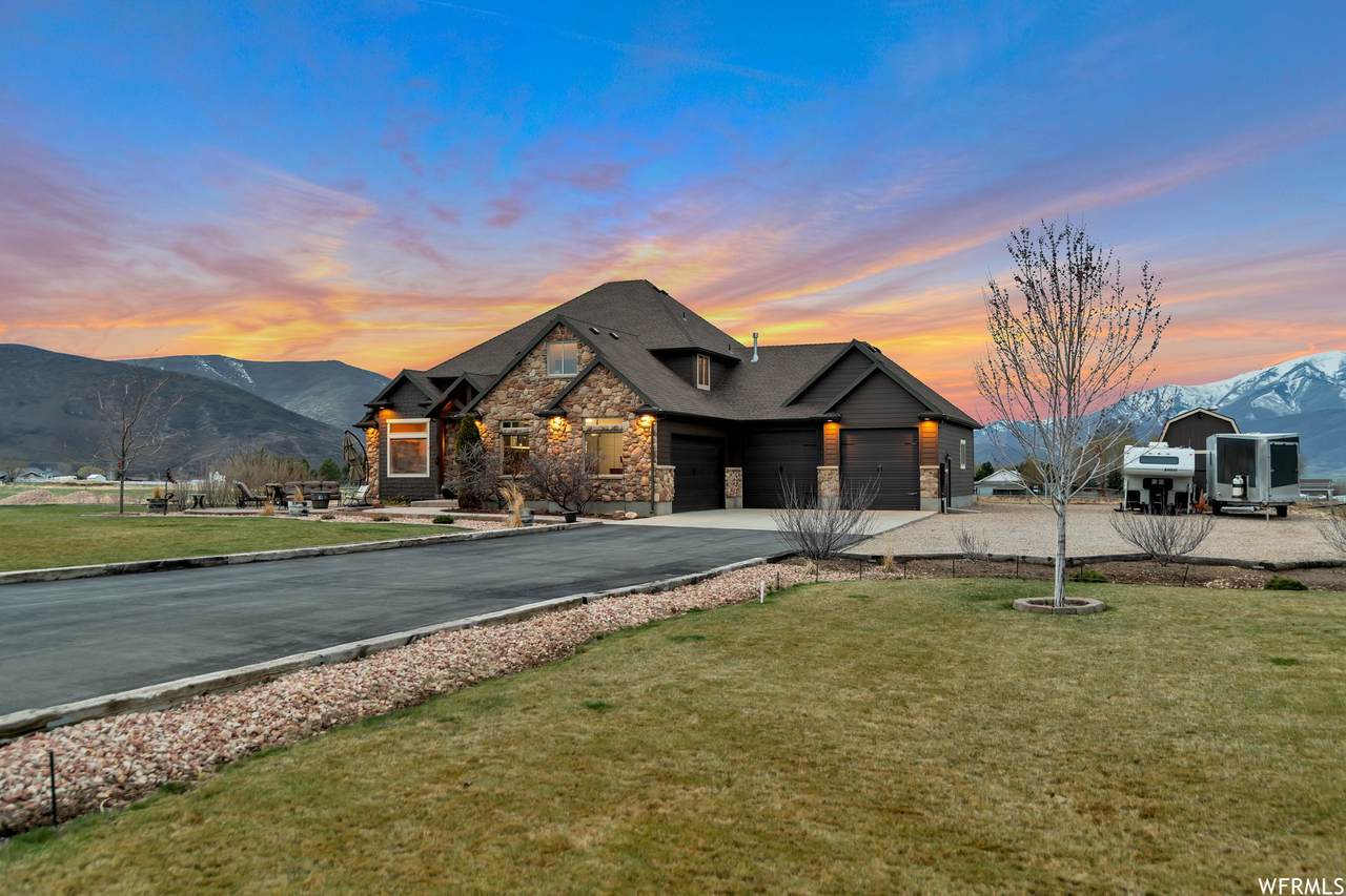 2660 Ranch Dr - Photo 1