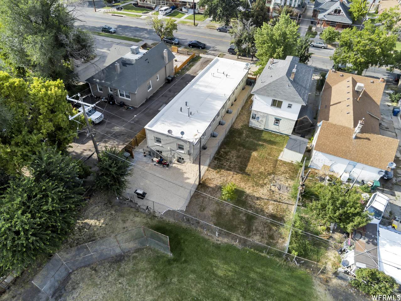 725 25 TH St - Photo 1