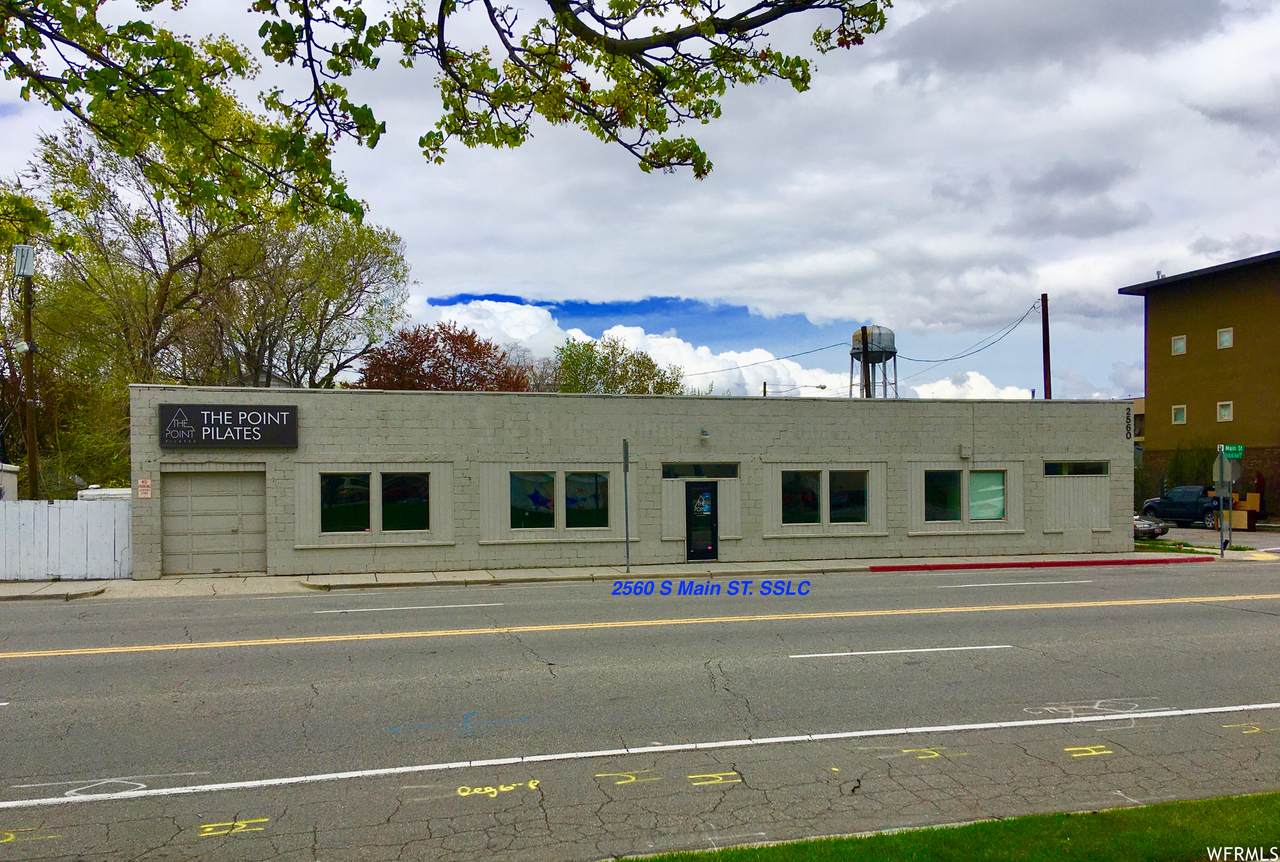 2560 Main St - Photo 1