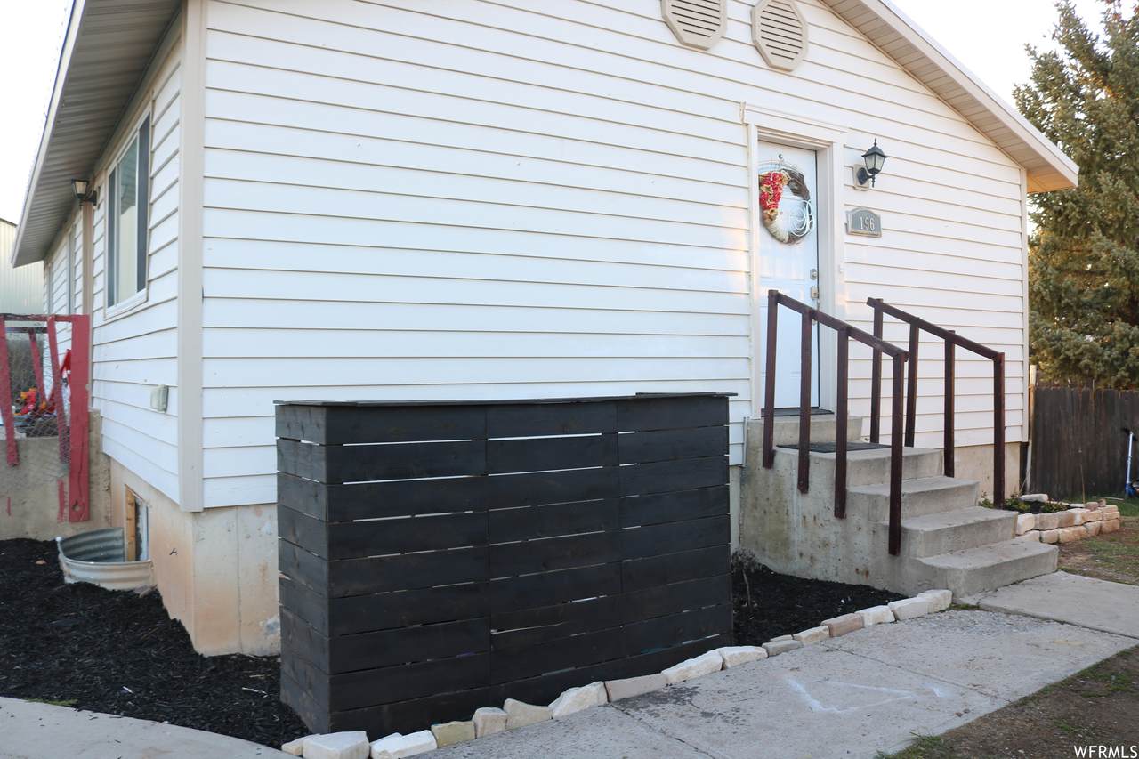196 Antelope Dr - Photo 1