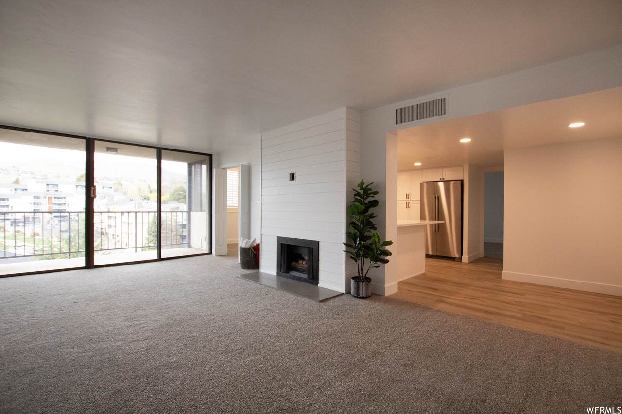241 Vine St - Photo 1