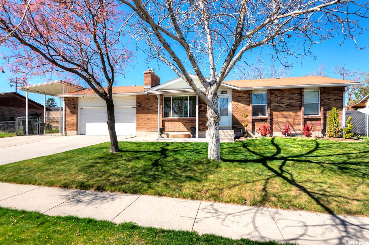 4556 Kyle Dr - Photo 1
