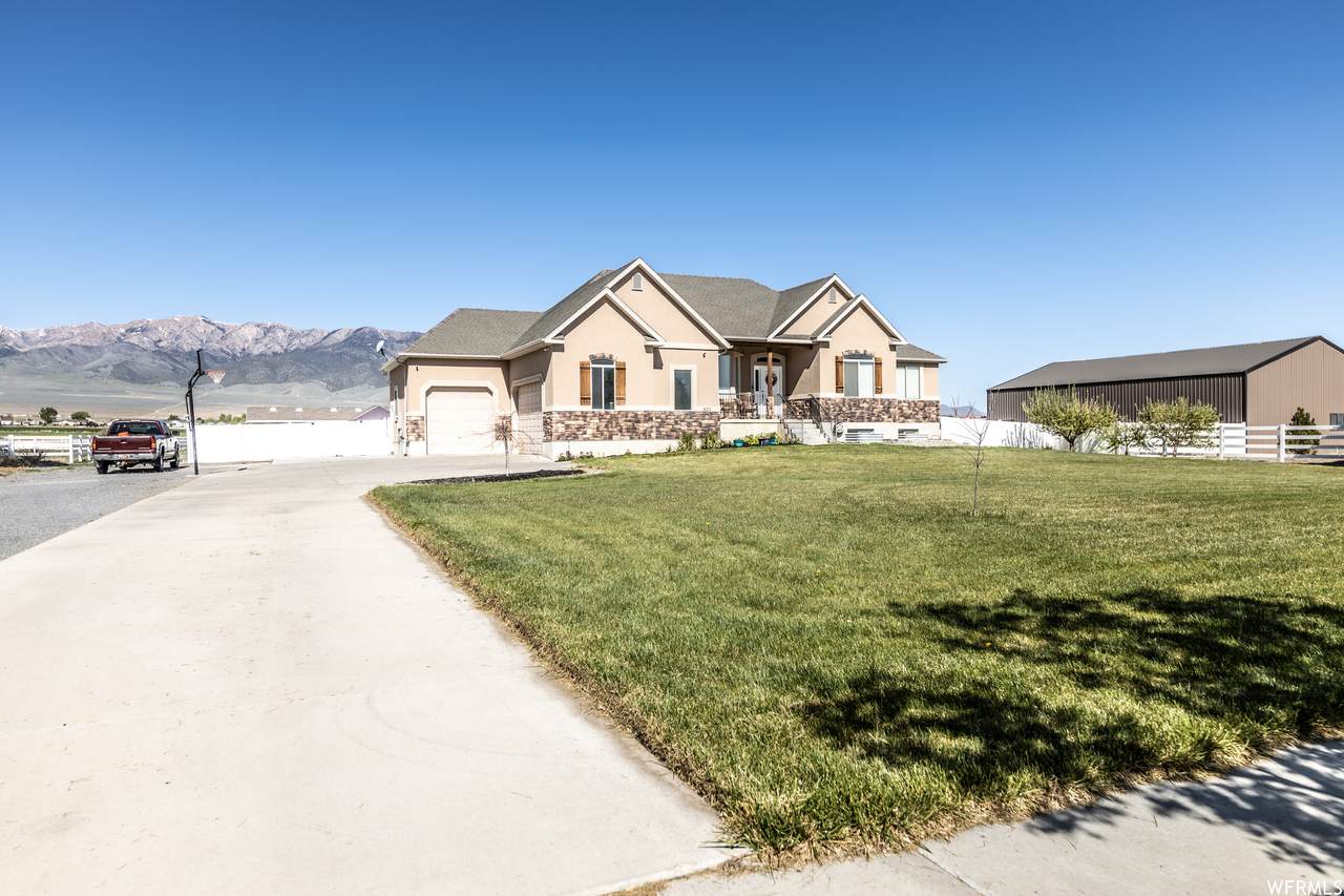 431 Wrathall Cir - Photo 1