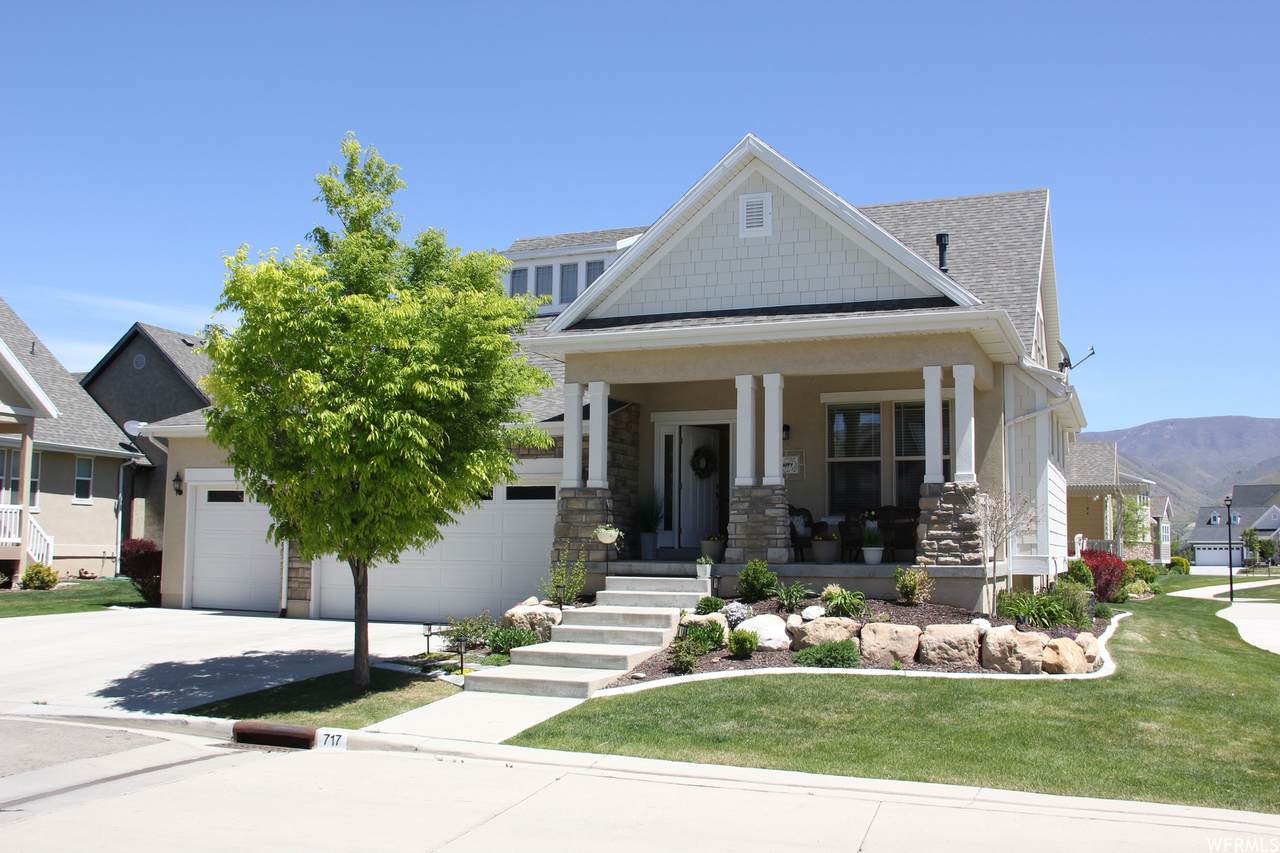 717 Silverleaf - Photo 1