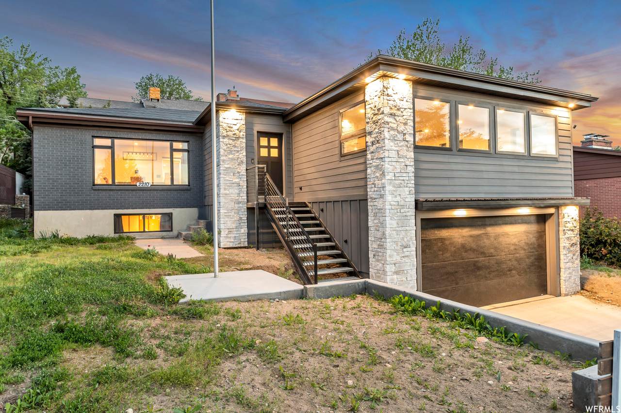 2210 Castle Hill Ave - Photo 1