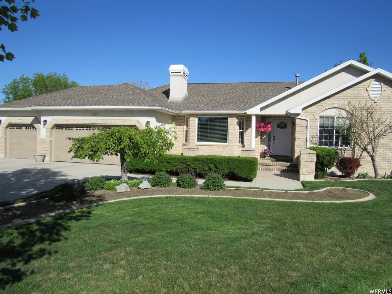 1583 Heather Downs Cir - Photo 1