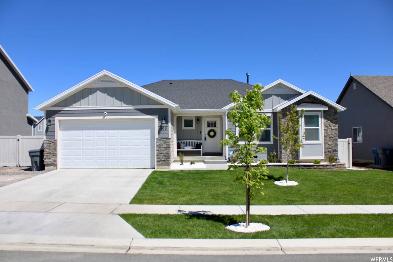 365 Stone Hollow Dr - Photo 1