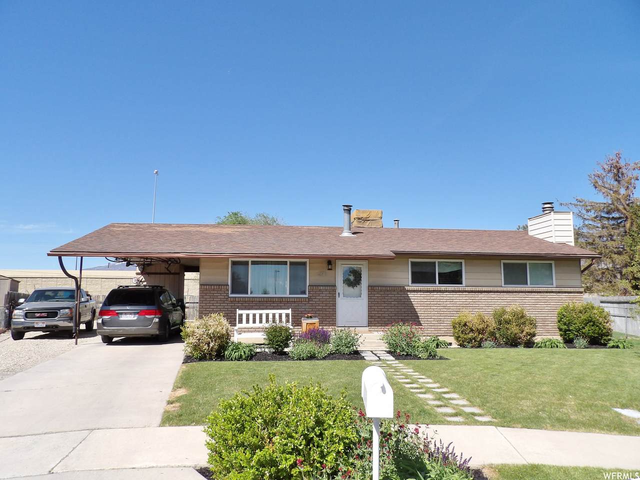 271 Barratt Cir - Photo 1