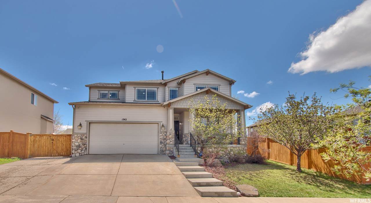 1742 Lone Oak Dr - Photo 1