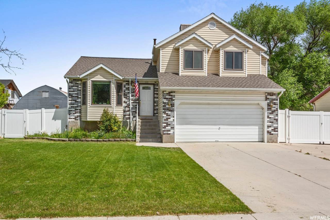 1652 Plum Dr - Photo 1