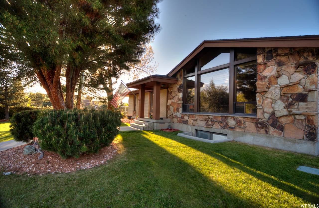 2079 Creek Rd - Photo 1