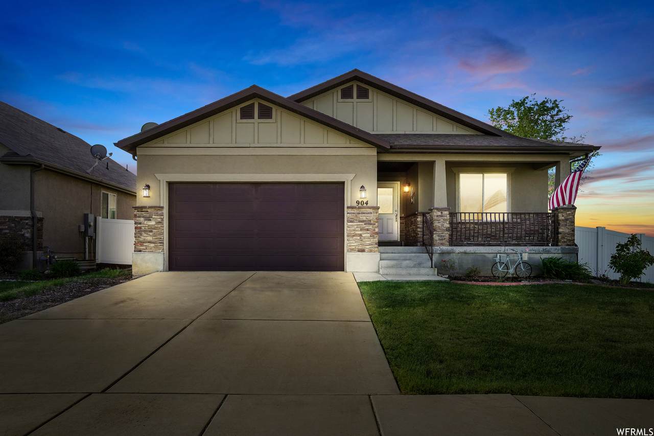904 Sam Cir - Photo 1