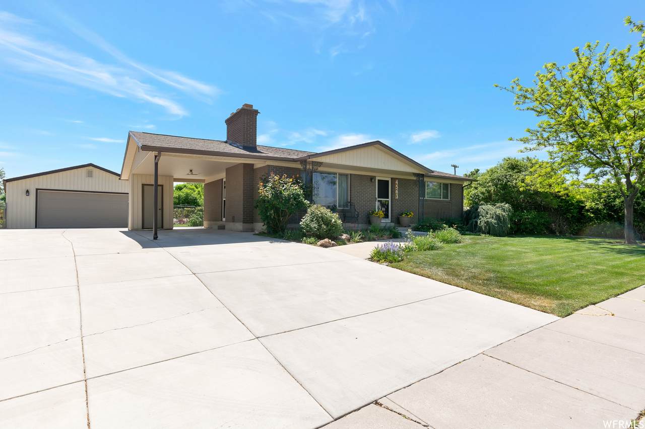 4563 Charles Dr - Photo 1
