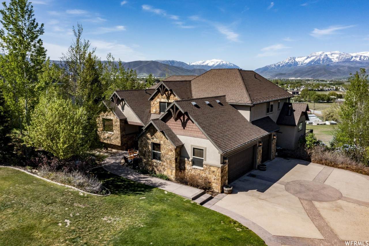 1261 Valley Ridge Dr - Photo 1