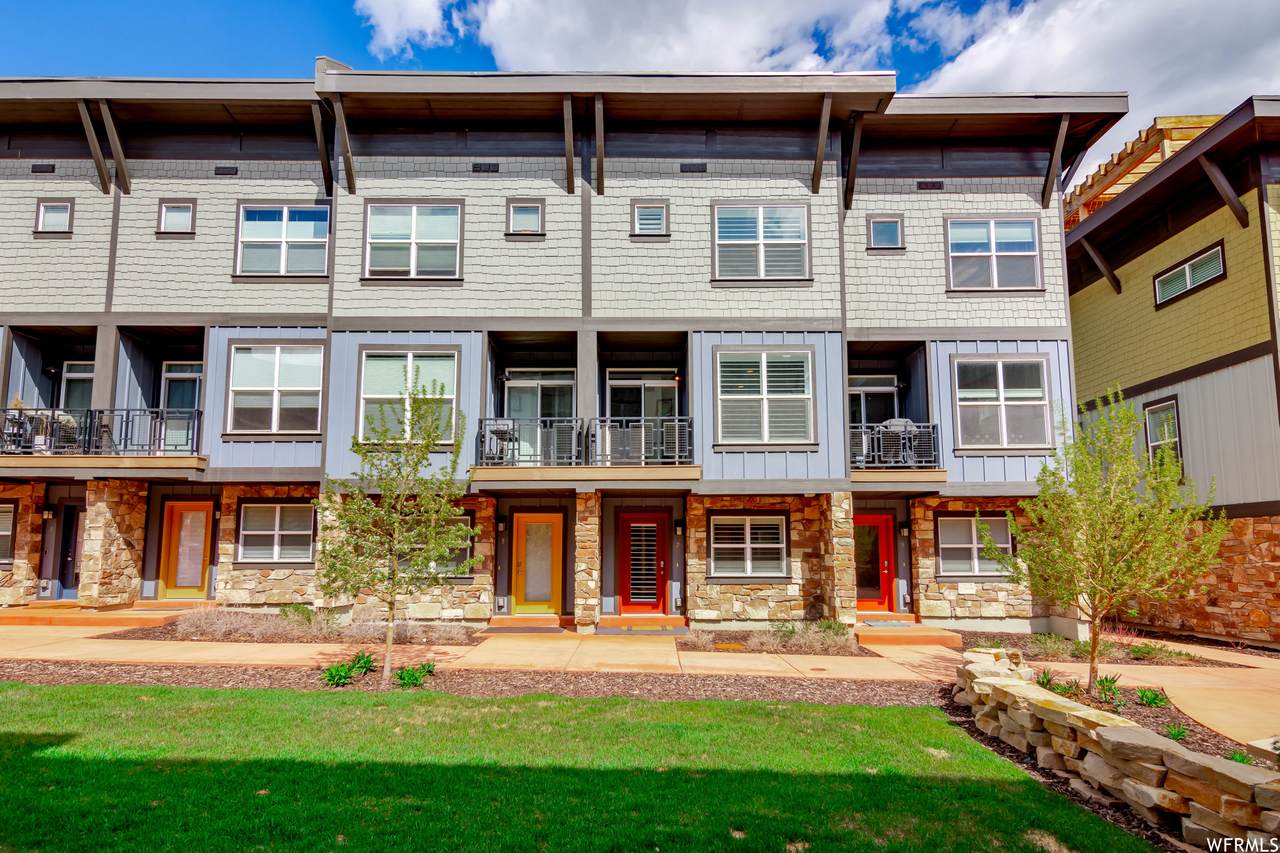 1370 Center Dr - Photo 1
