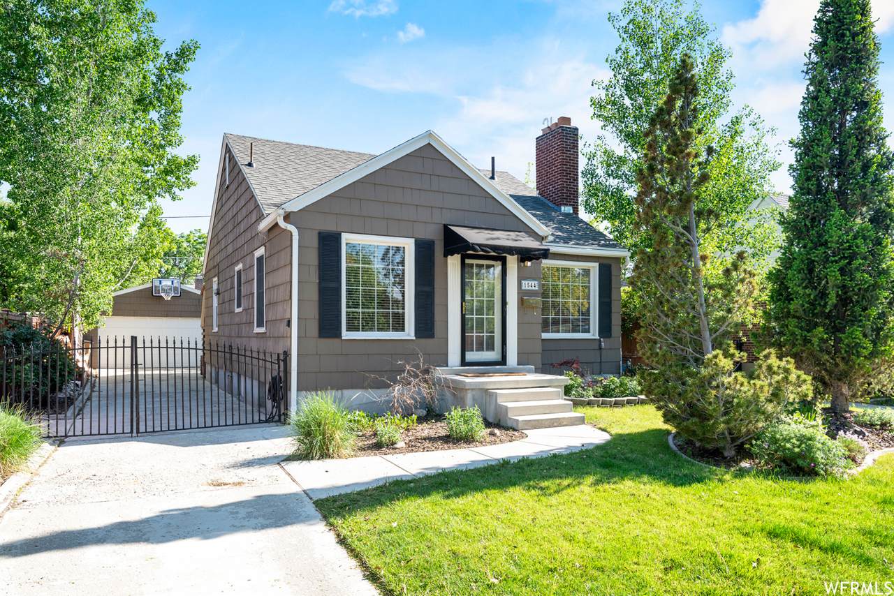 1544 Westminster Ave - Photo 1