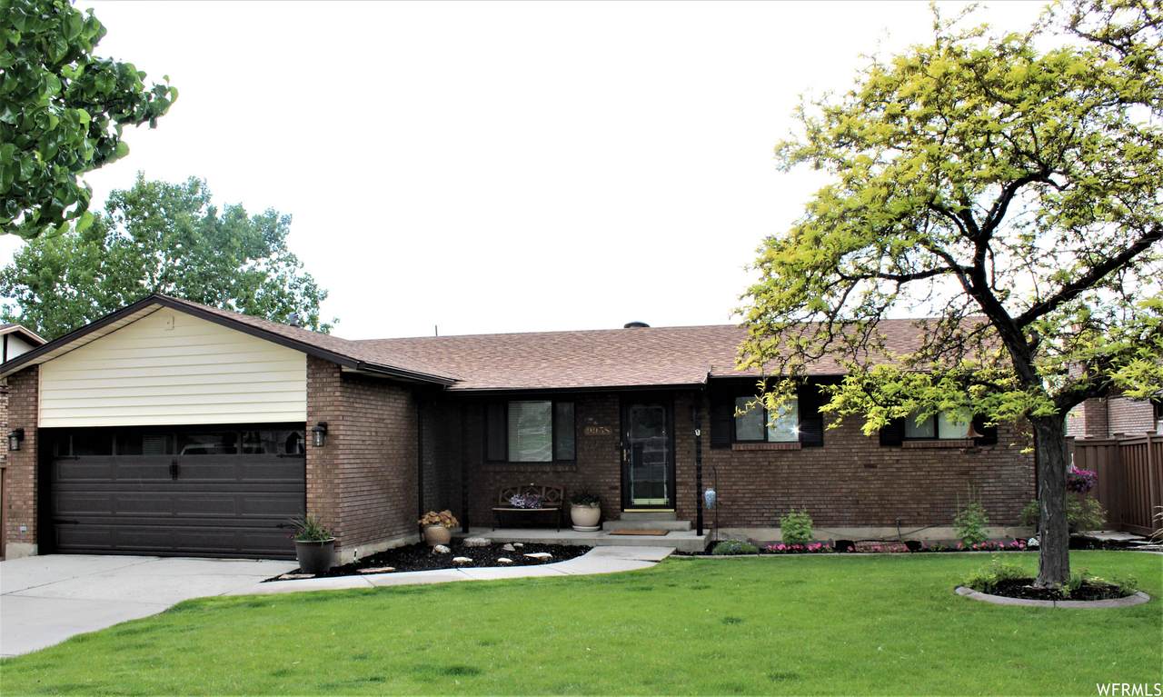 9938 Lannae Dr - Photo 1