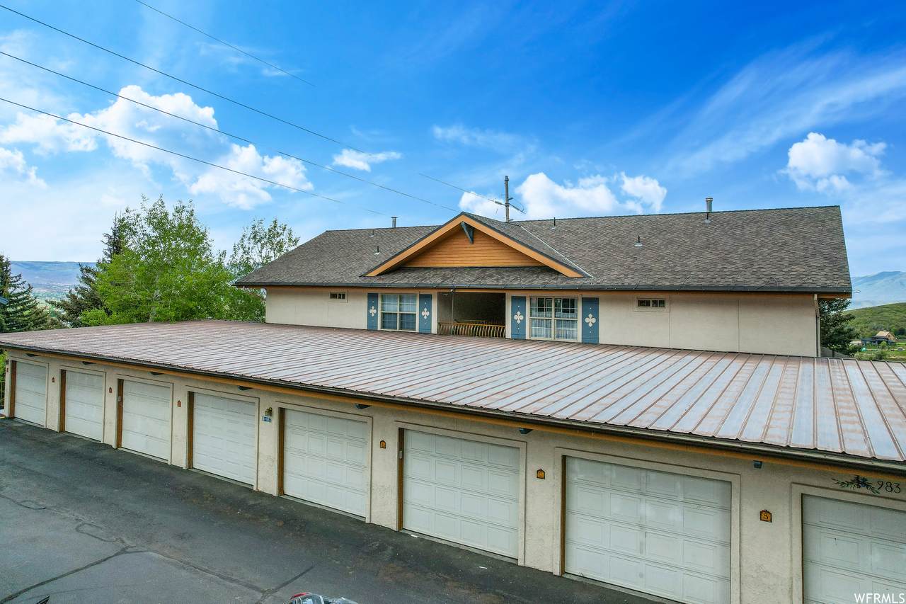 983 Grindelwald Ln - Photo 1