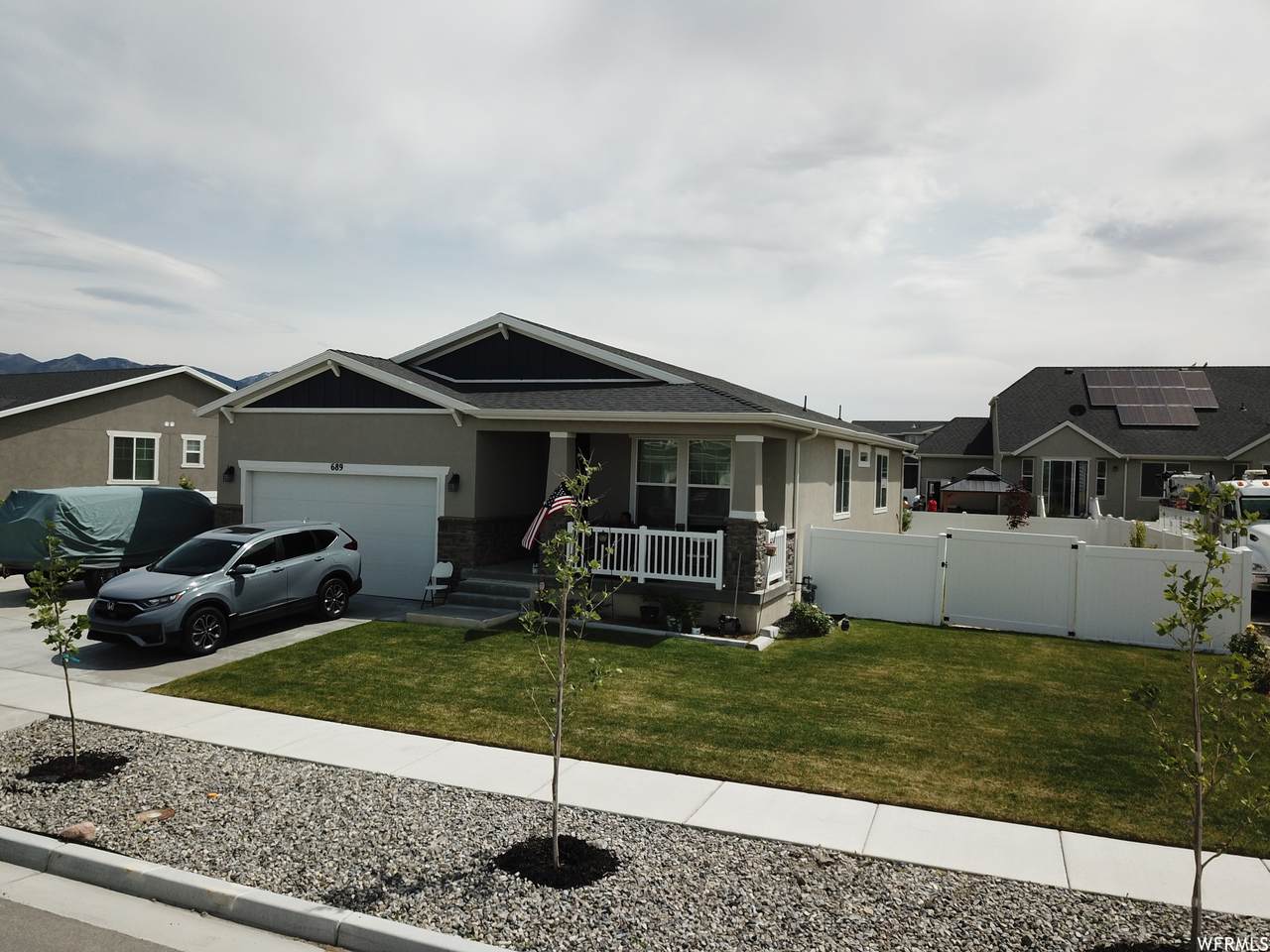 689 Regatta Ln - Photo 1
