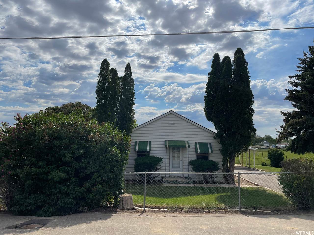 3915 Vernal Ave - Photo 1