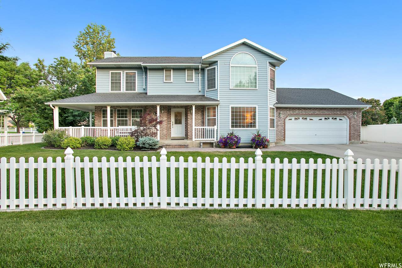 918 Stonehedge Ln - Photo 1