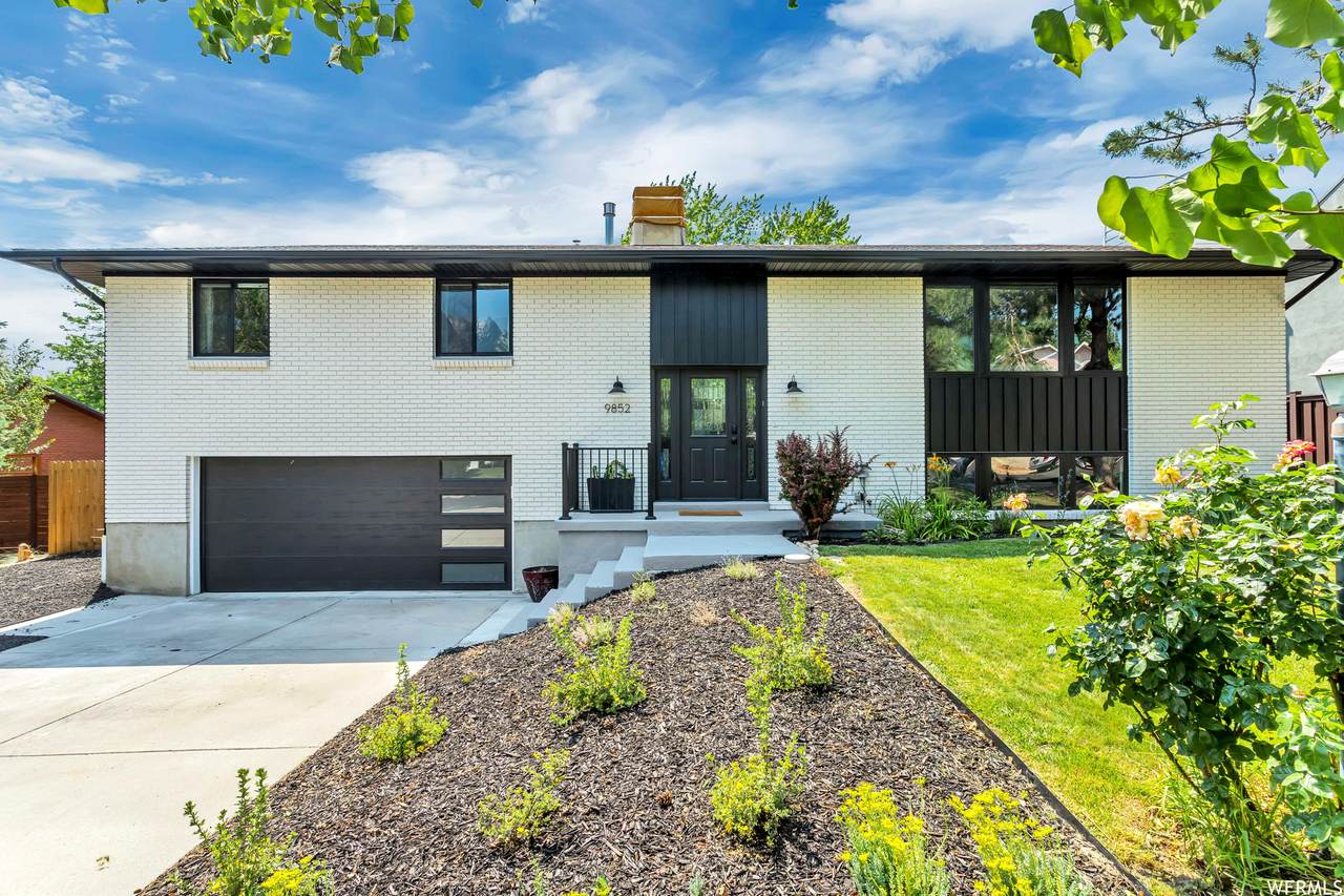 9852 Kramer Dr - Photo 1