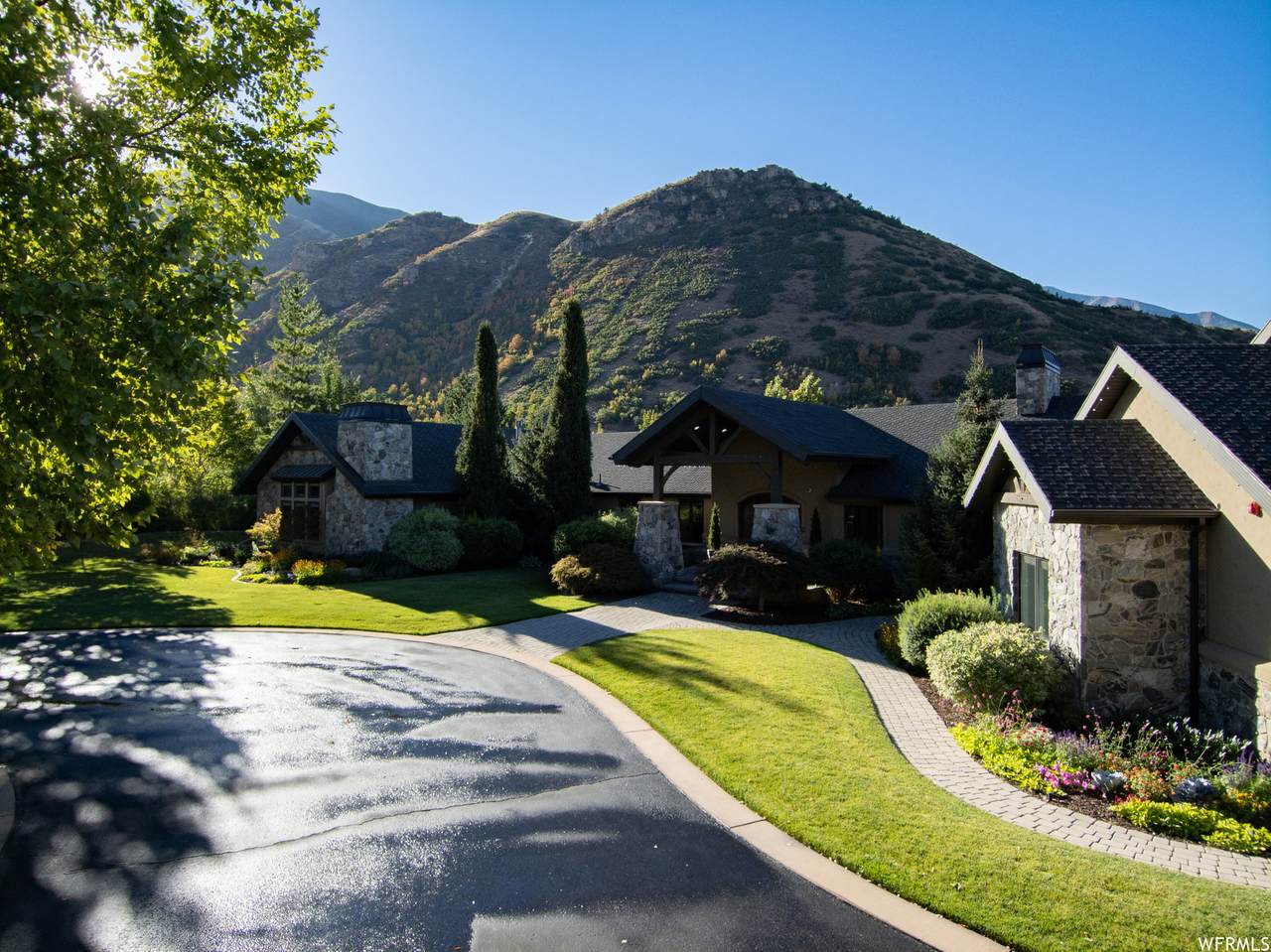 3152 Canyon Dr - Photo 1