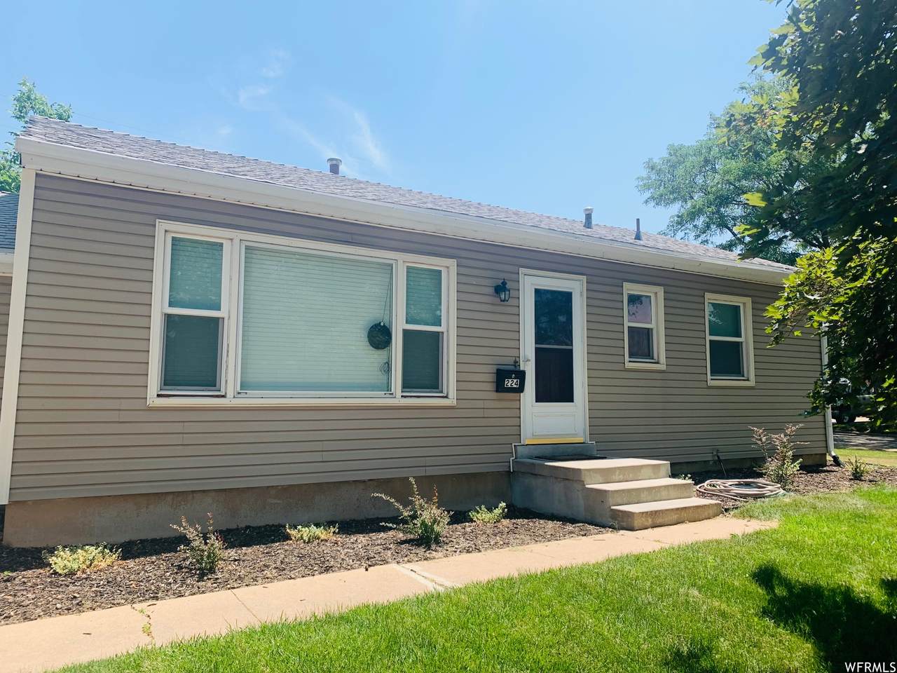 224 Jackson Ave - Photo 1