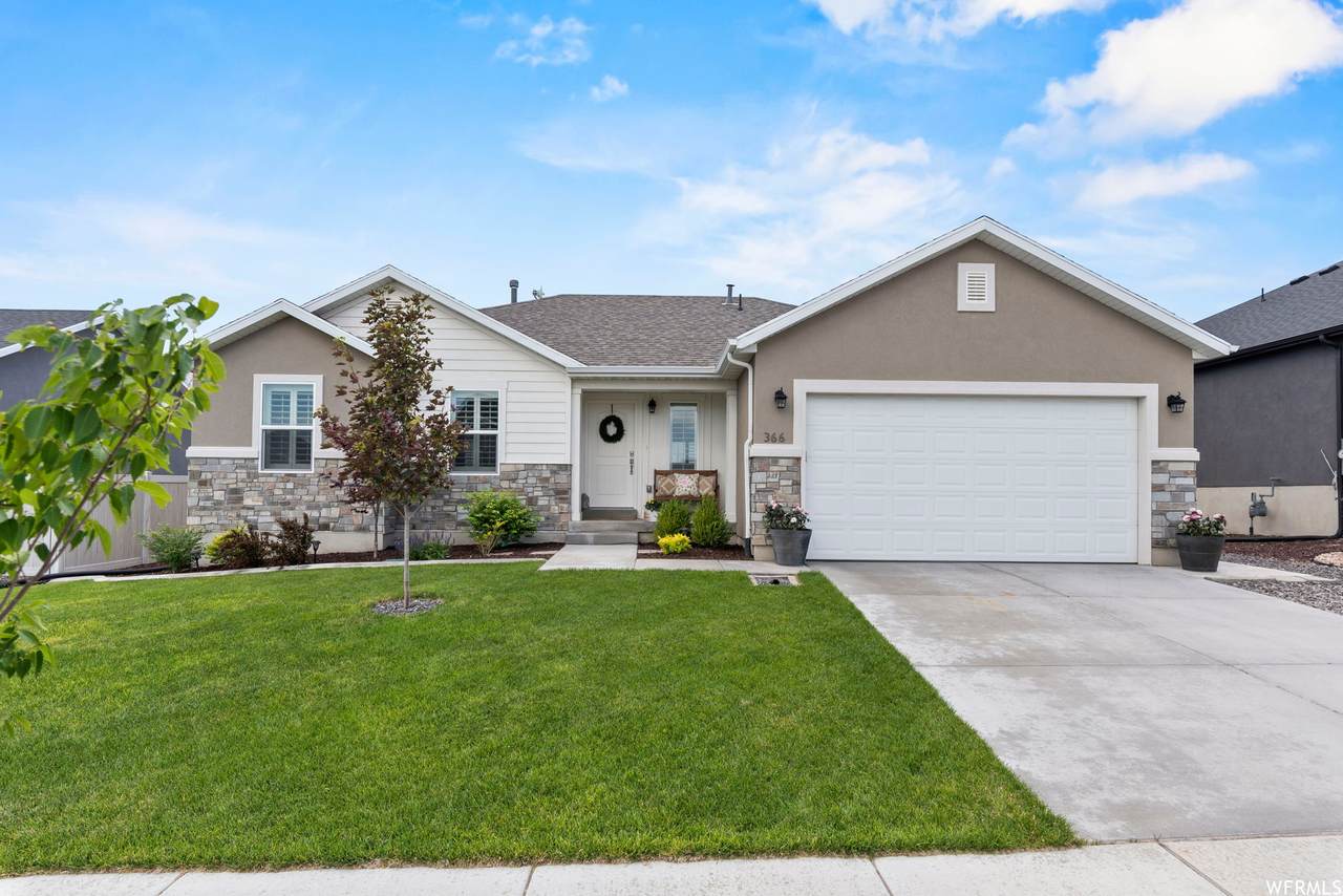 366 Stone Hollow Dr - Photo 1