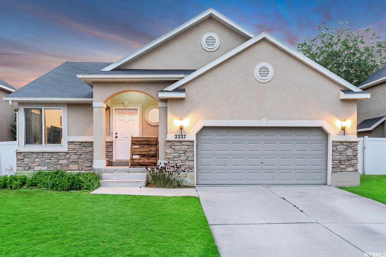 2227 Pointe Meadow Loop - Photo 1