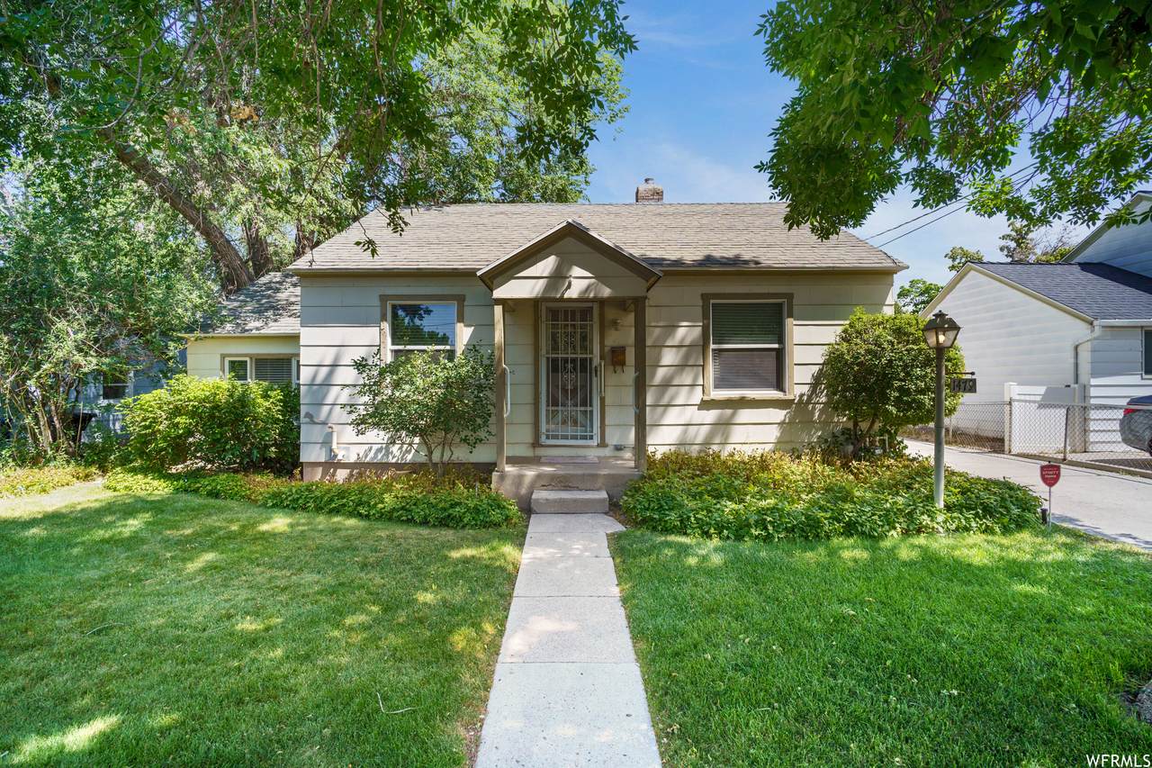 1479 Woodland Ave - Photo 1
