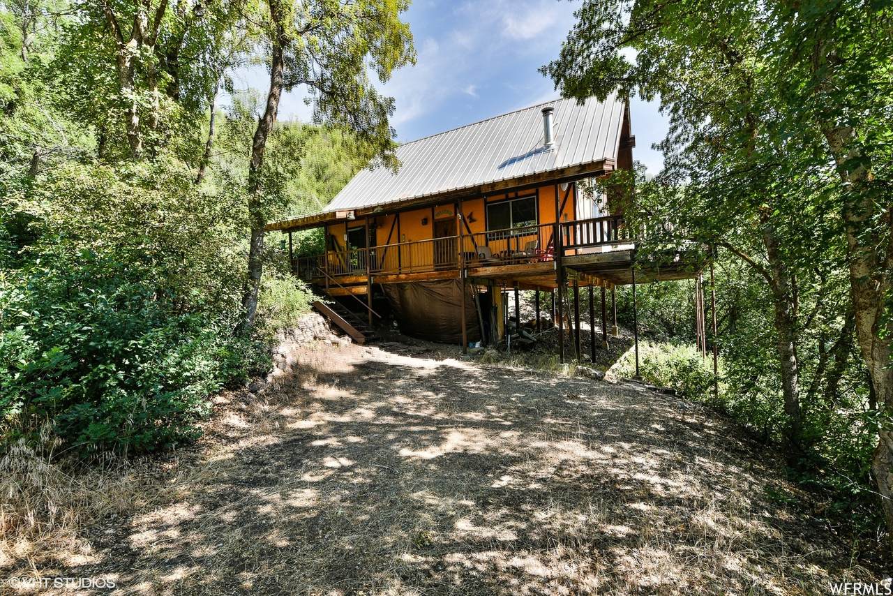 1800 Canyon Dr - Photo 1