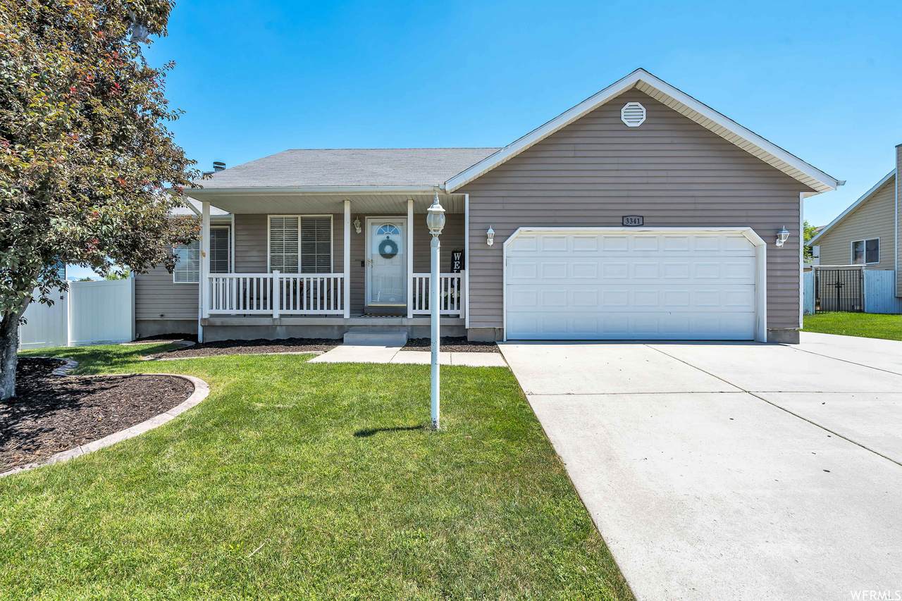 3341 Celebration Dr - Photo 1